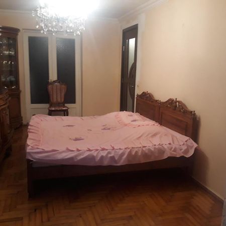 Madona'S House Apartamento Batumi Exterior foto