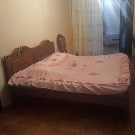 Madona'S House Apartamento Batumi Exterior foto