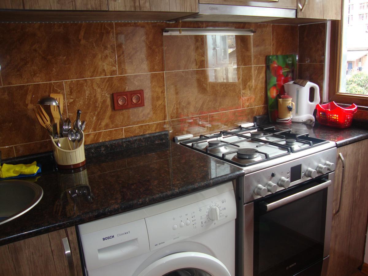 Madona'S House Apartamento Batumi Exterior foto