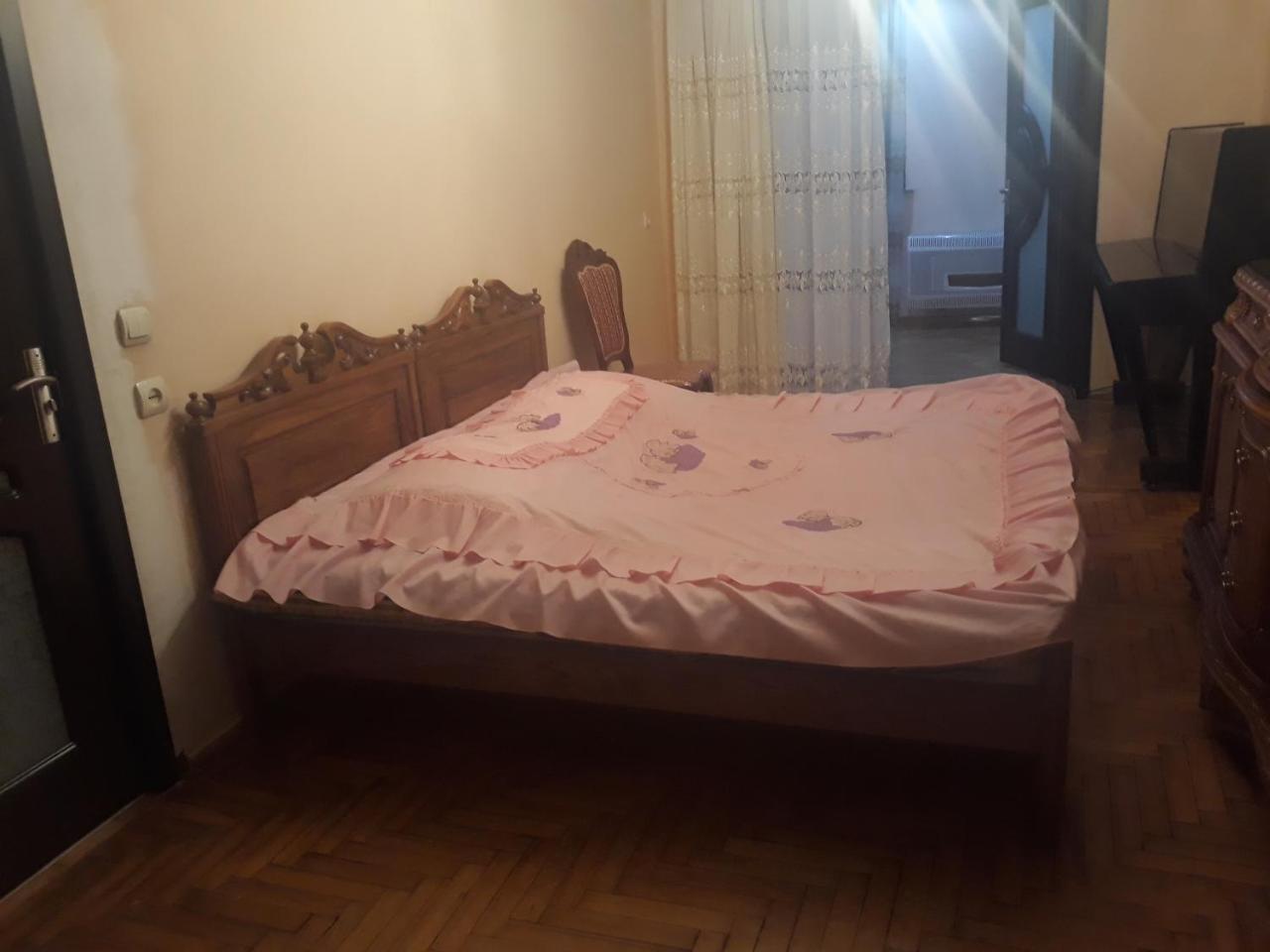 Madona'S House Apartamento Batumi Exterior foto